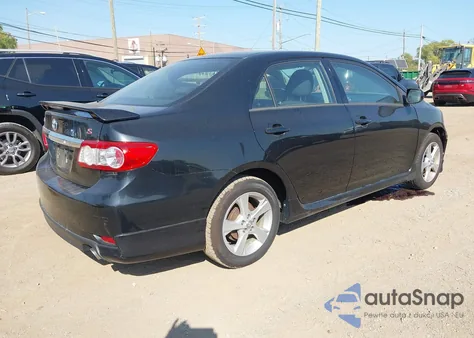 2013 Toyota Corolla S z USA, uszkodzony, nr VIN 2T1BU4EE1DC102945